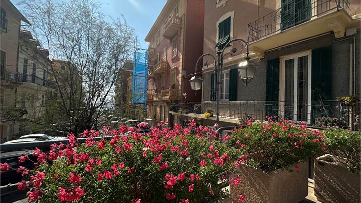 PLURILOCALE CON TERRAZZA - BORGO COSCIA